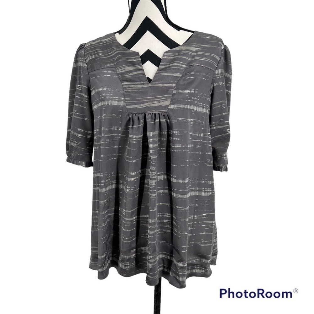 Daisy Fuentes Silver Gray Top Size L